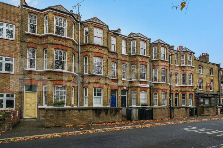 			1 Bedroom, 1 bath, 1 reception Apartment			 Fitzalan Street, Lambeth North/Kennington